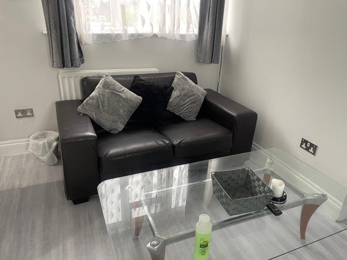Newly Renovated Studio In Acton 伦敦 外观 照片